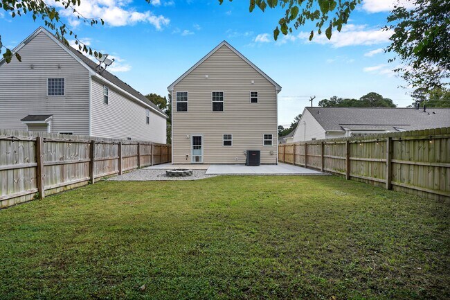 Building Photo - 211 Thalia Rd