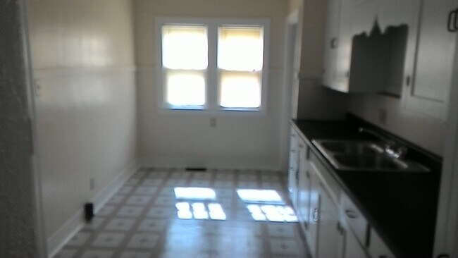 Building Photo - DAYTON, OH - SINGLE HOME - 2 BED, 1 BATH - $825