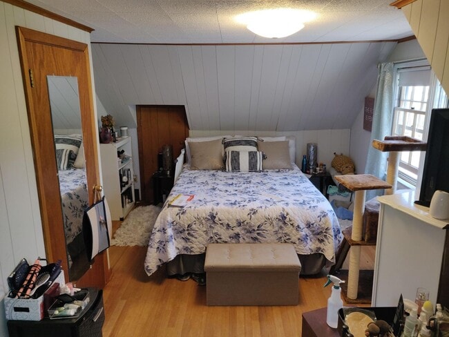 Building Photo - 4-Bedroom Home for Rent in the Heart of Sixteen Acres