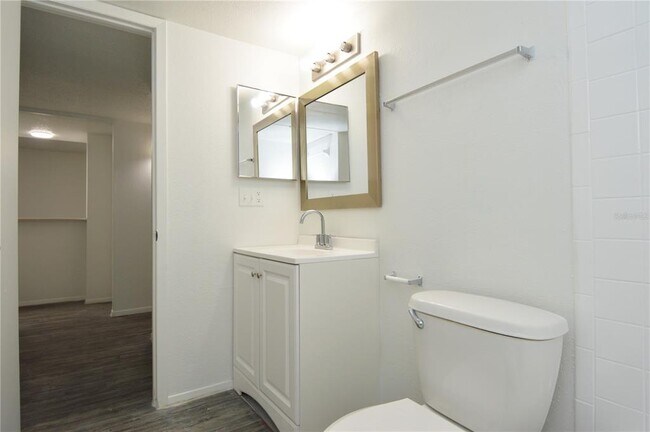 Building Photo - 5004 Castile Pl