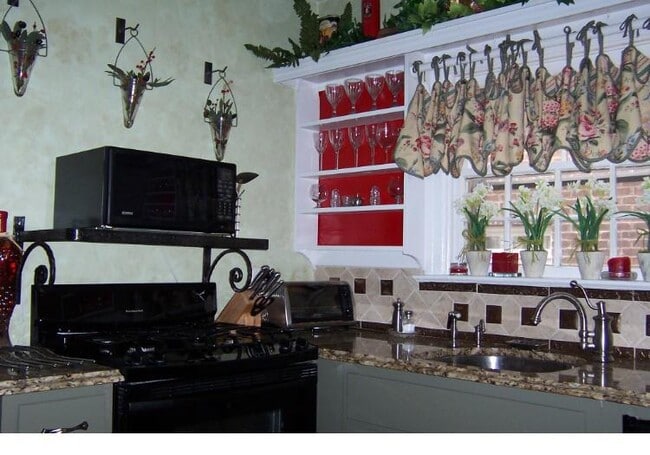 Building Photo - 836 Ponce De Leon Terrace NE