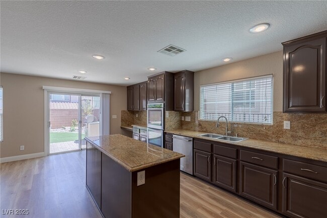 Building Photo - 1130 Grove Park St