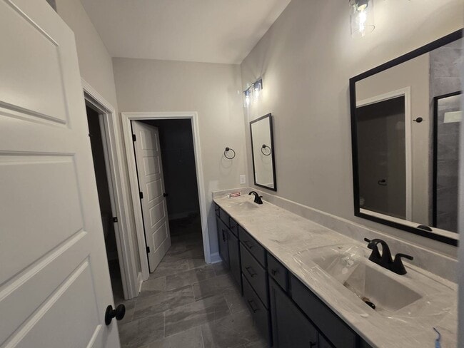 Building Photo - Ruby Floor Plan – 5BR/3BA New Construction...