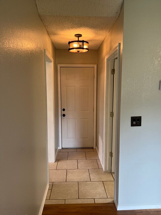 Entry to garage - 1004 S Dogwood St