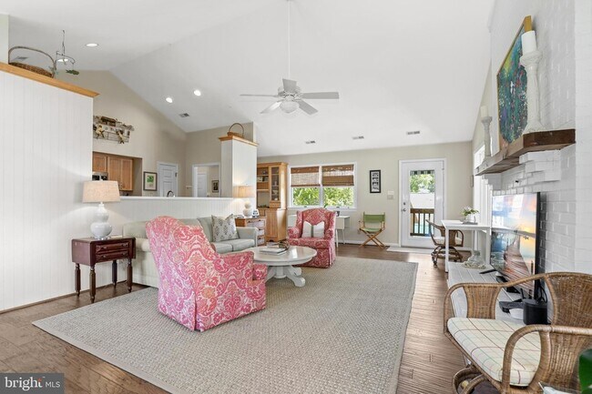 Building Photo - 638 Marlborough Point Rd