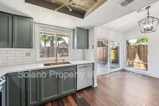 Building Photo - 309 Nancy Ln