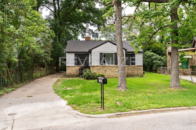 Building Photo - Adorable 3 Bedroom 1 Bathroom in Mobile!