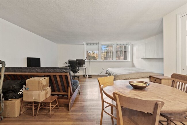 Building Photo - 260 Beacon St