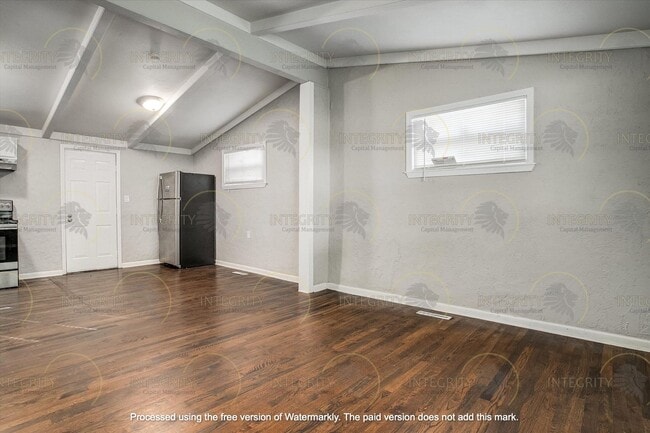 Building Photo - 4809 Farley Ave