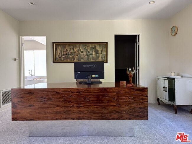 Building Photo - 1555 Rising Glen Rd