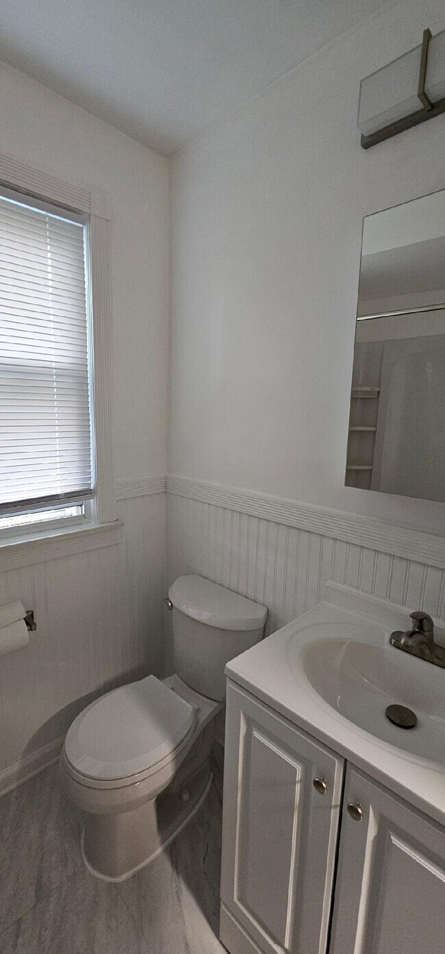 Building Photo - 13699 Rosedale St