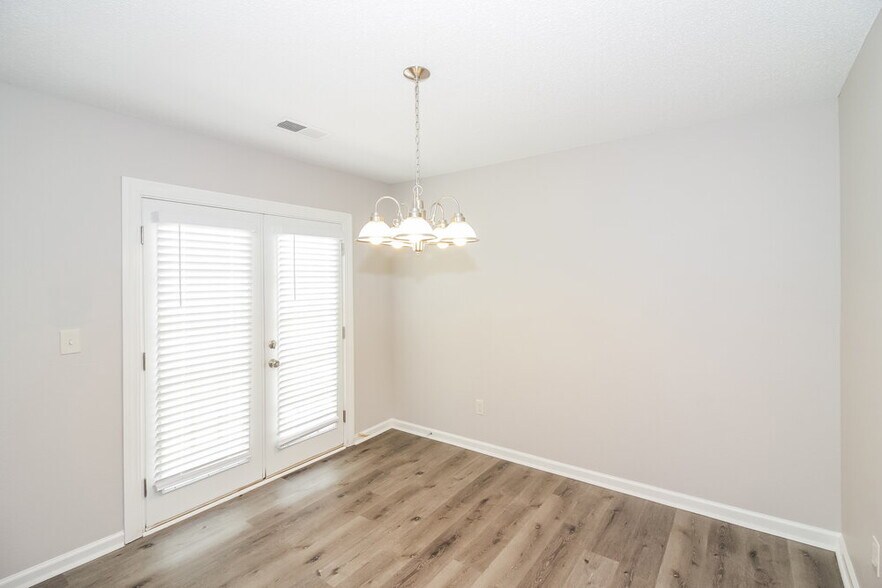 Building Photo - 9961 Fox Run Dr
