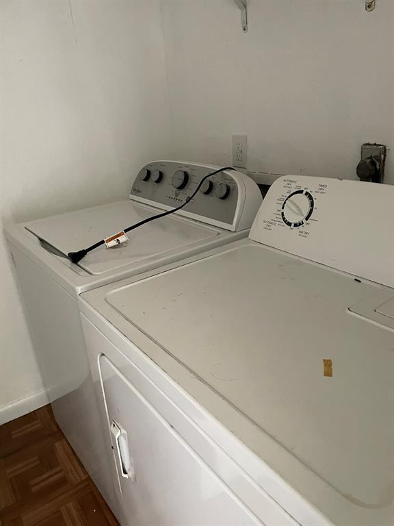 Building Photo - 2304 Mission Hill Dr