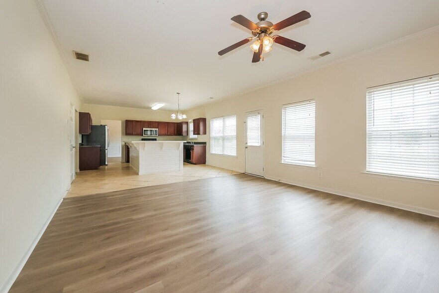 Building Photo - 1116 Corkscrew Way
