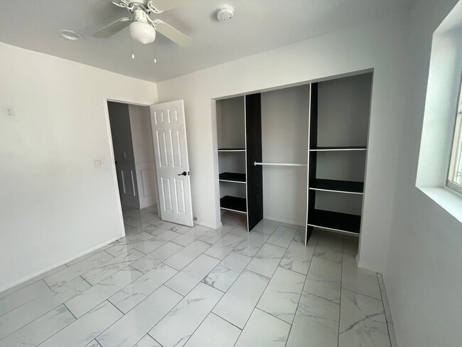 Building Photo - 2 bedroom 2 full bathrooms - Centrally loc...