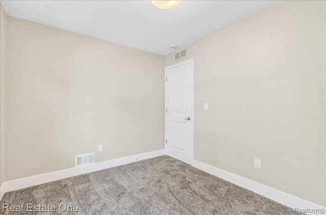 Building Photo - 306 Roe St