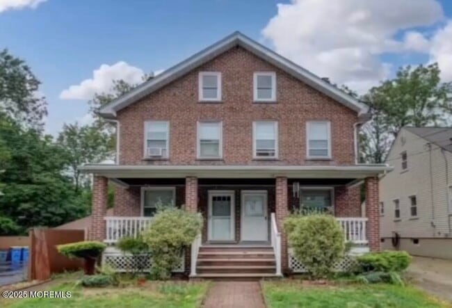 Primary Photo - 17 Codington Pl