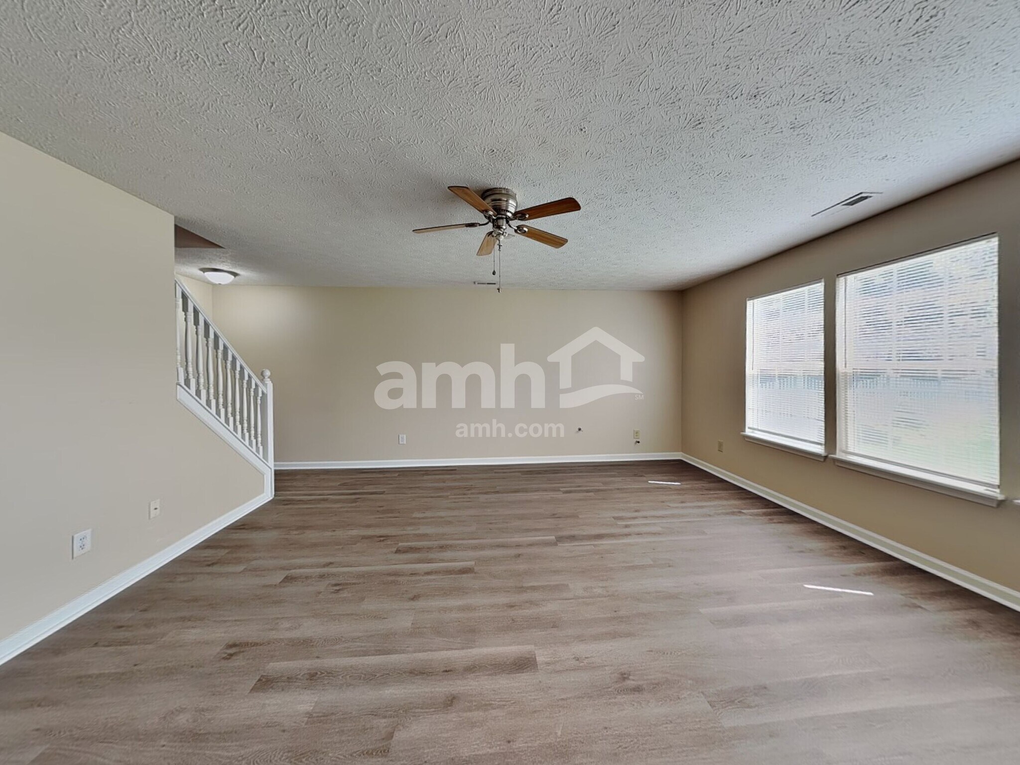 Building Photo - 803 Green Woods Dr