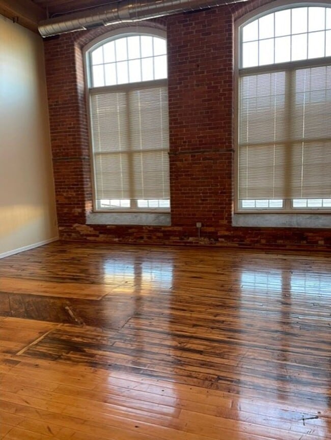 Interior Photo - Victoria Riverside Lofts