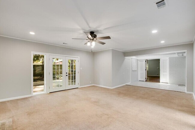 Building Photo - 1243 Spring Valley Ln NE