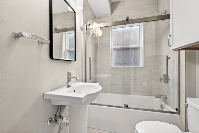 Building Photo - 6432 Alamo Ave