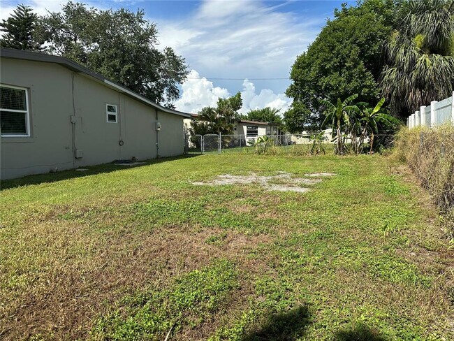 Building Photo - 21402 Meehan Ave