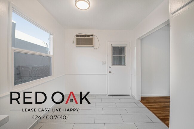 Building Photo - 2243 Merton Ave