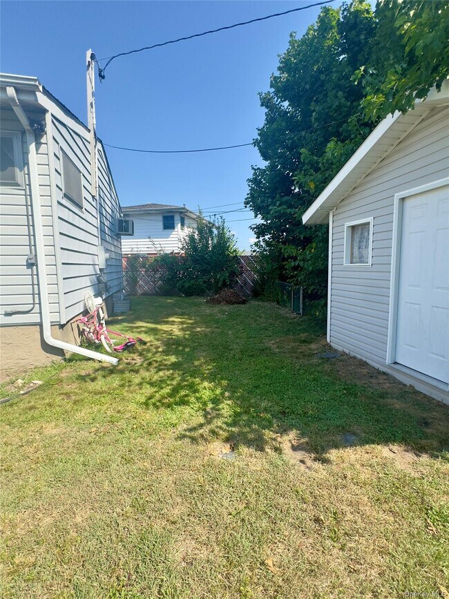 Building Photo - 3561 Courtney Ln