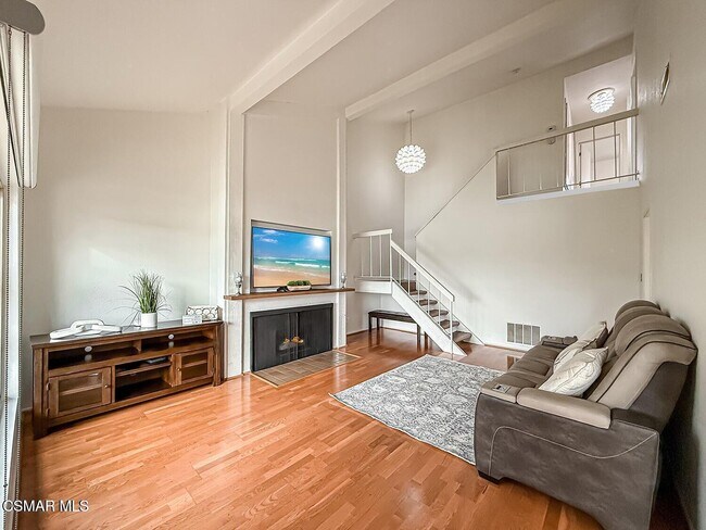 Building Photo - 560 Chapala Dr