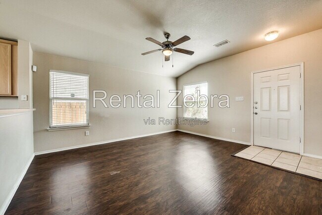 Building Photo - 752 Vista Verde Dr