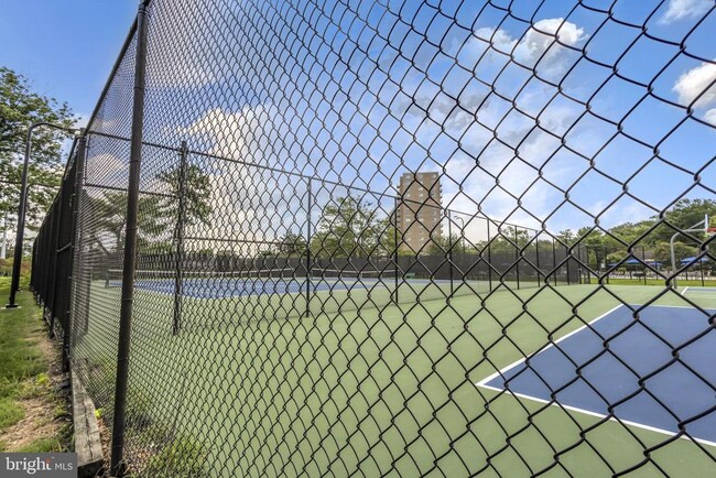 Building Photo - 1400 Martha Custis Dr