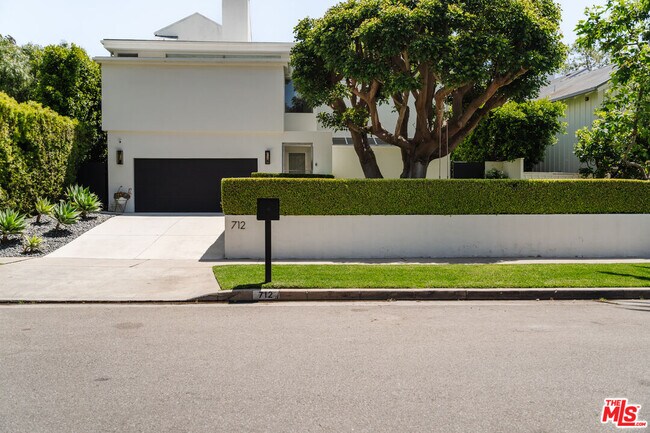 Building Photo - 712 San Lorenzo St