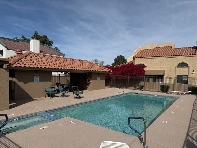 Building Photo - Chandler Home