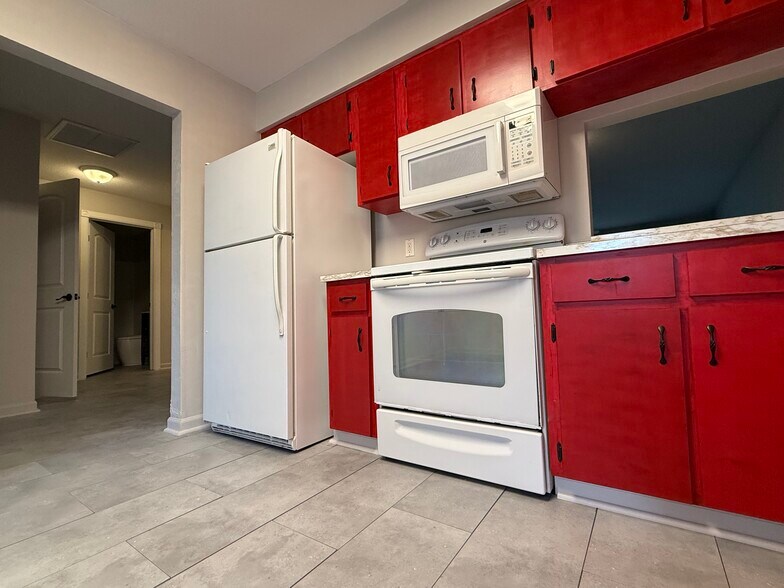 Building Photo - 84 Lake Fairgreen Cir