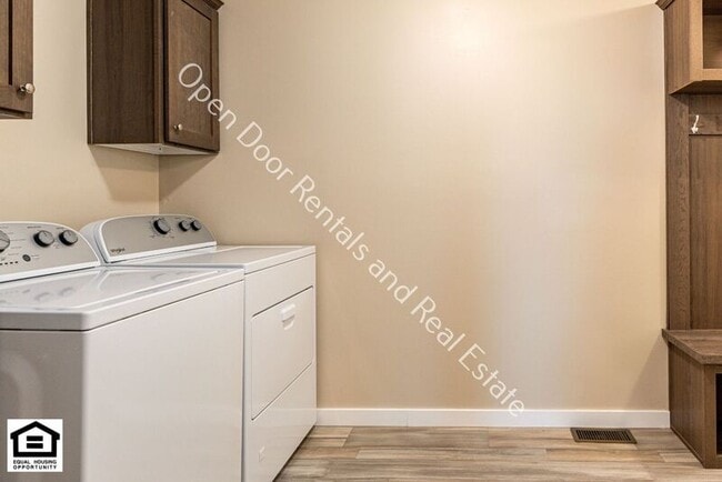 Building Photo - 3420 S 1075 E