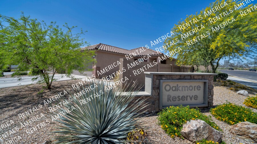 Building Photo - 4910 S River Run Dr