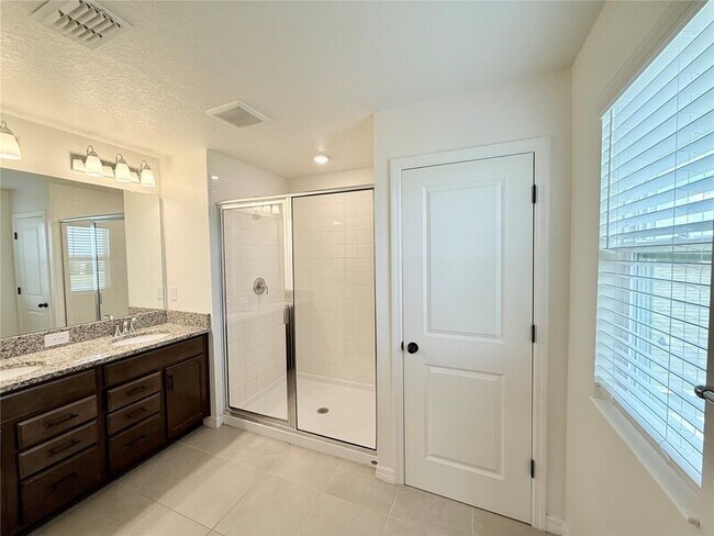 Building Photo - 9544 Sandy Bluffs Circle