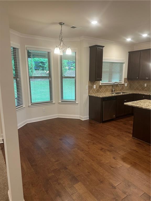 Building Photo - 485 Rosehill Ln SW