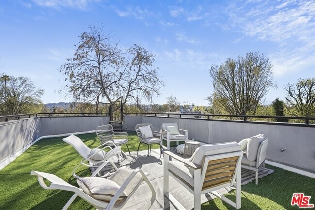 Building Photo - 5149 Fulton Ave