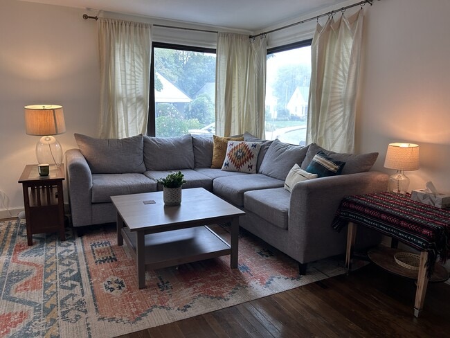 Building Photo - 138 Aikens Pl