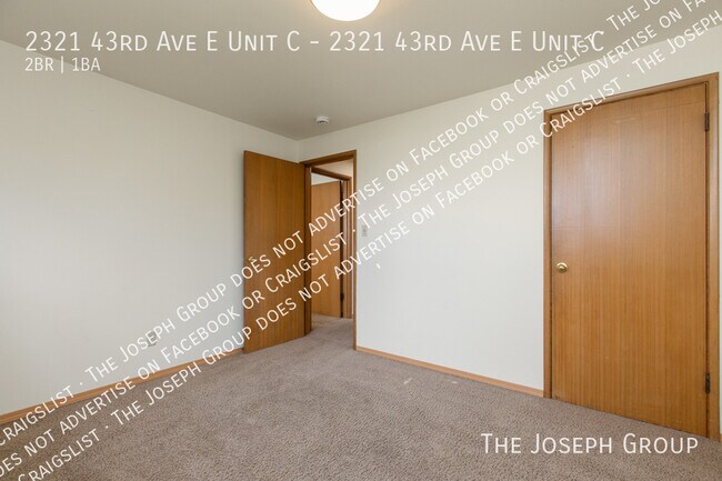 Building Photo - 2321 43rd Ave E