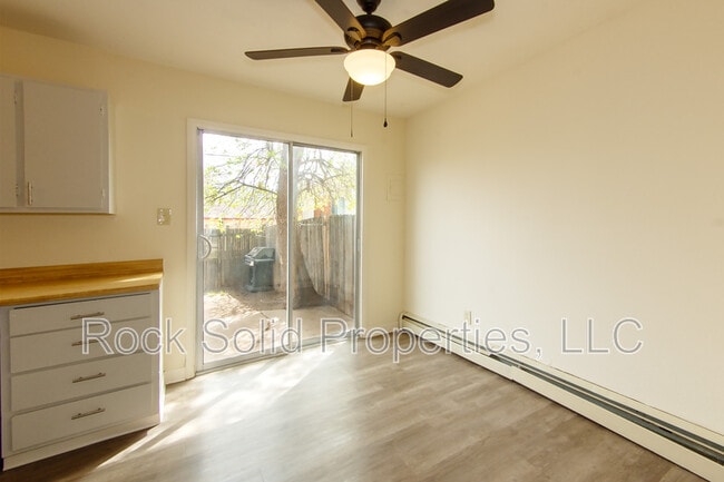 Building Photo - 4721 Hickory Pl