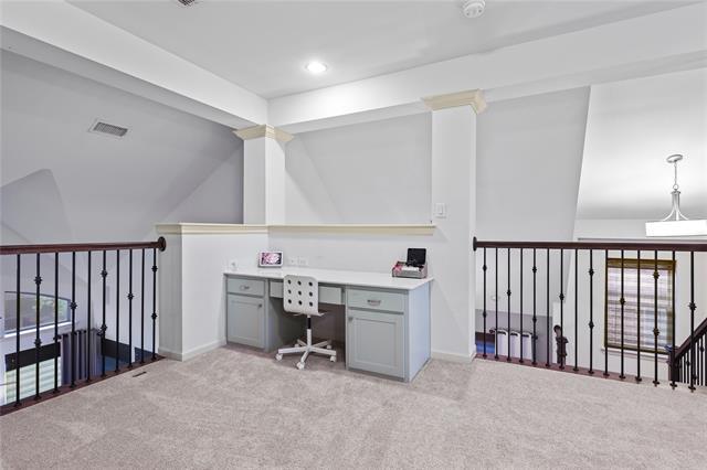 Building Photo - 552 Hidden Meadow Dr