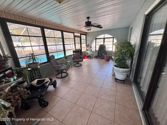 Building Photo - 5281 Aaron Ln