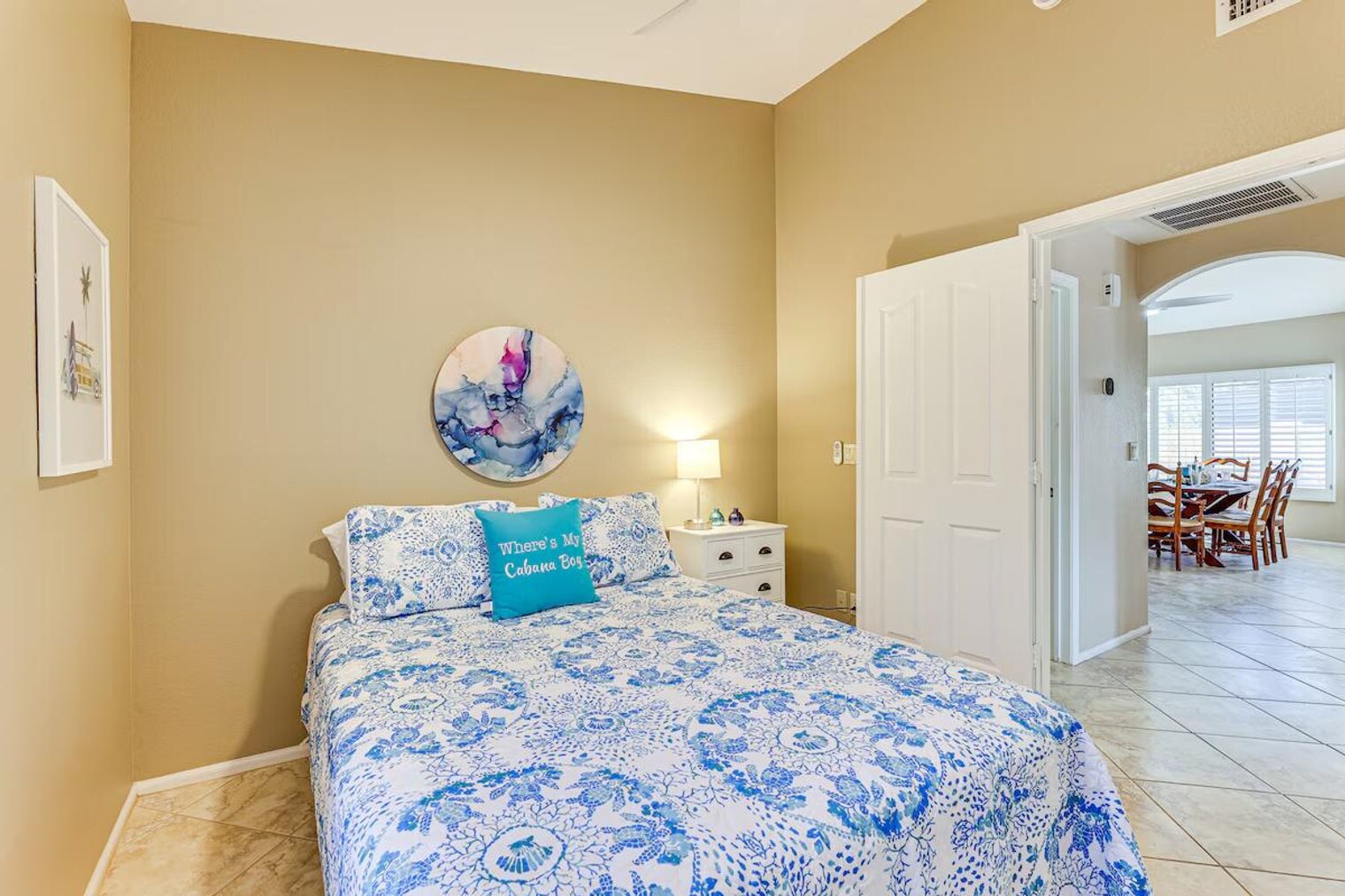 Building Photo - 253 E Vaughn Ave