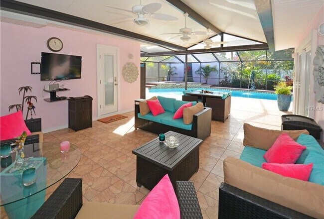 Building Photo - 7020 Mango Ave S