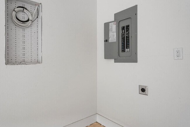 Building Photo - 4126 W Olive St