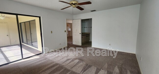 Building Photo - 1801 E Lake Rd S