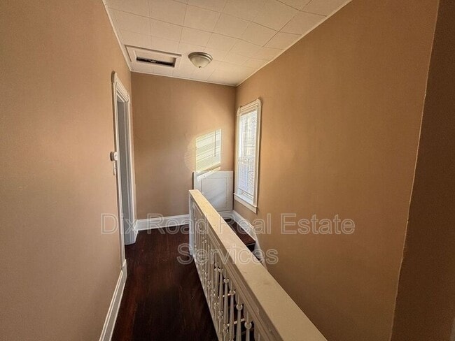 Building Photo - 8 S 1st St