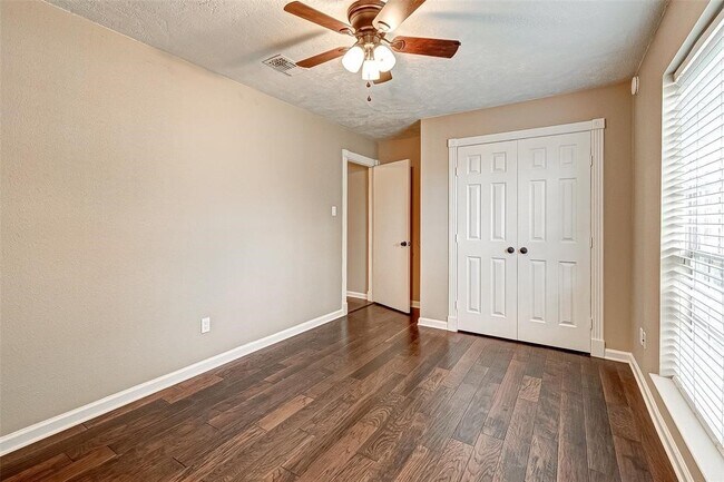 Building Photo - 3915 Stovepipe Ln